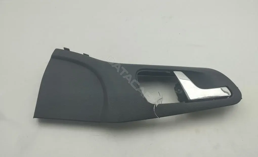Ручка двери 1U0837248B