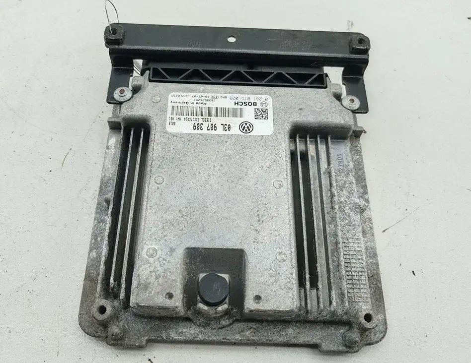 Блок управления двигателем 03L907309