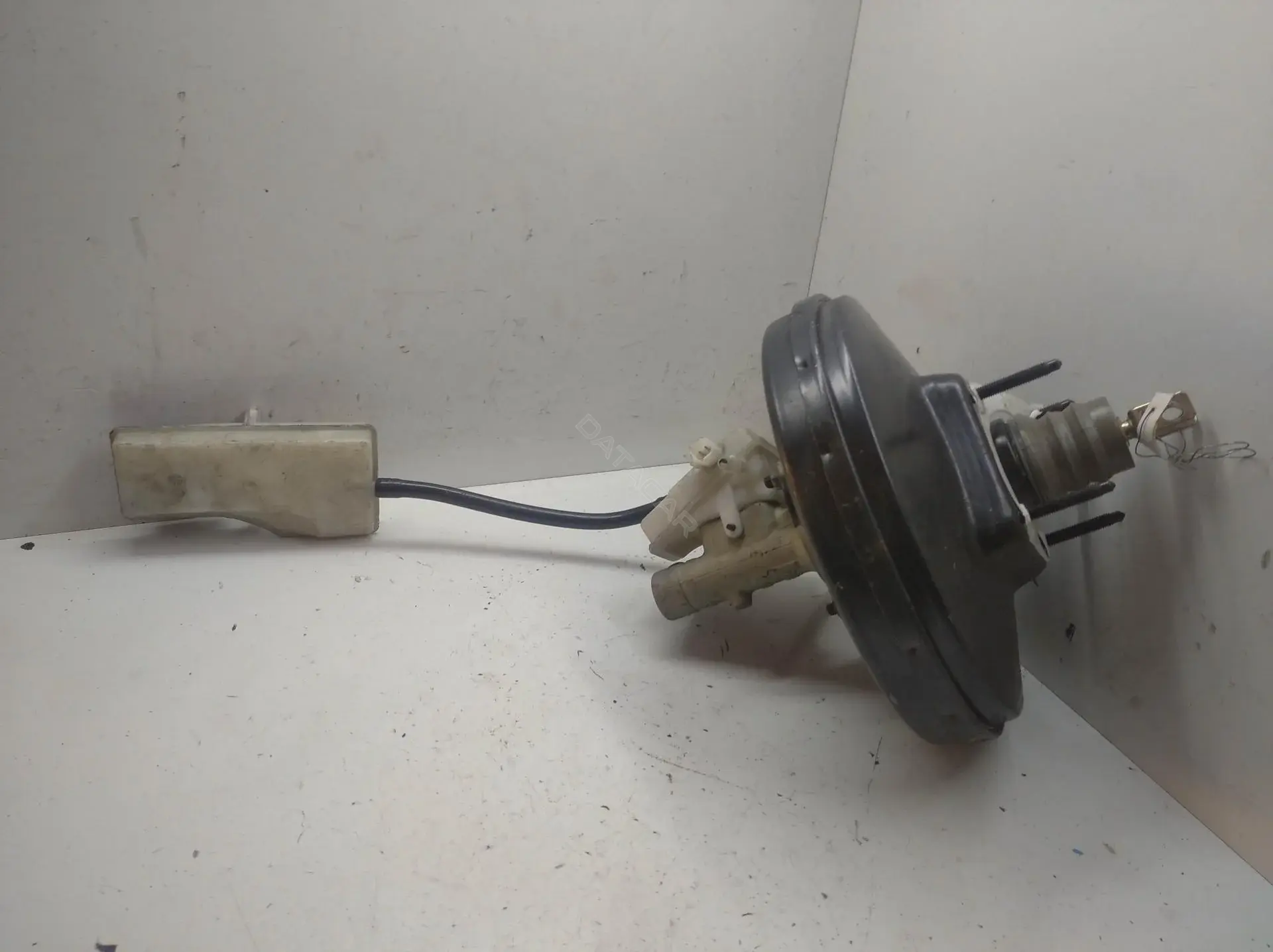 Вакуумный усилитель тормозов 3M512B195AG