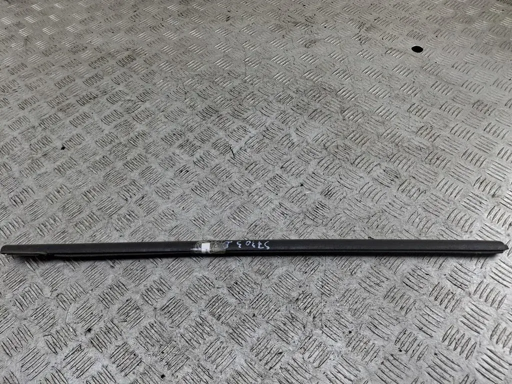 Молдинг стекла 3M51R25604