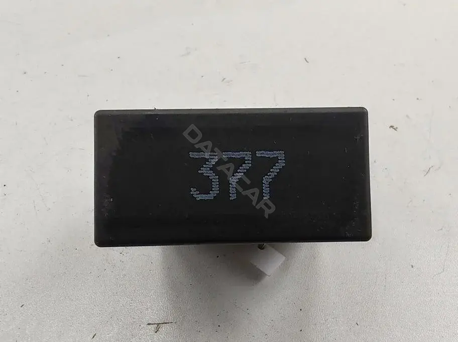 Реле стеклоочистителя 4B0959531A