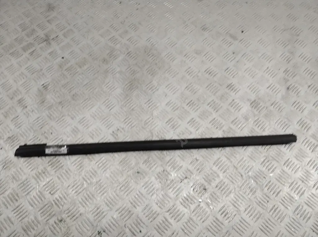 Молдинг стекла 3M51R25605