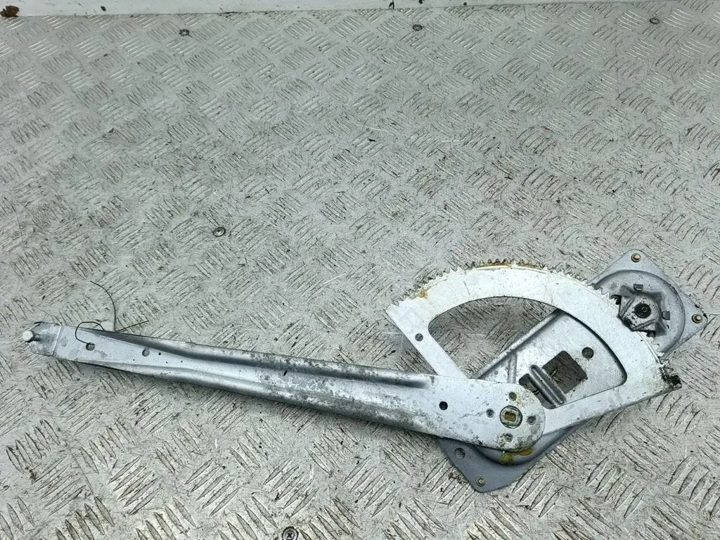 Стеклоподъемник yc15v2320