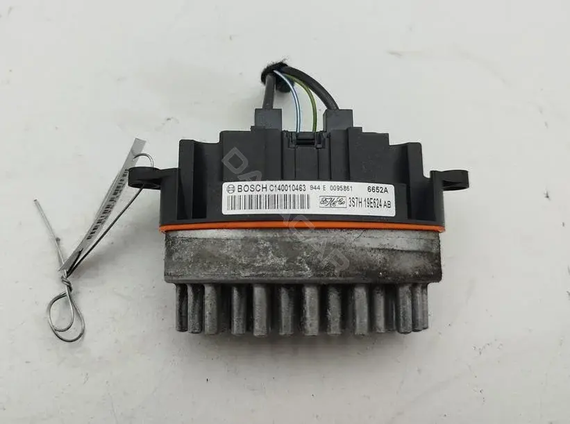Резистор печки 3S7H19E624AB