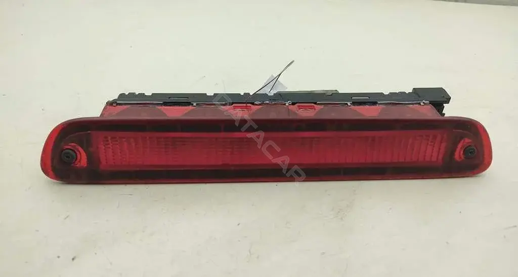 Фонарь стоп сигнала 2L8413A613A