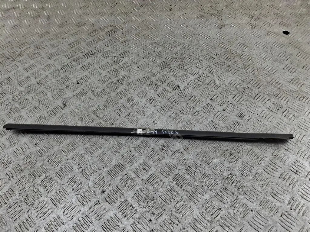 Молдинг стекла 3M51R25605