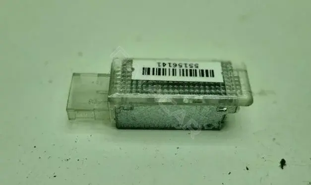 Плафон освещения салона 6l0947565