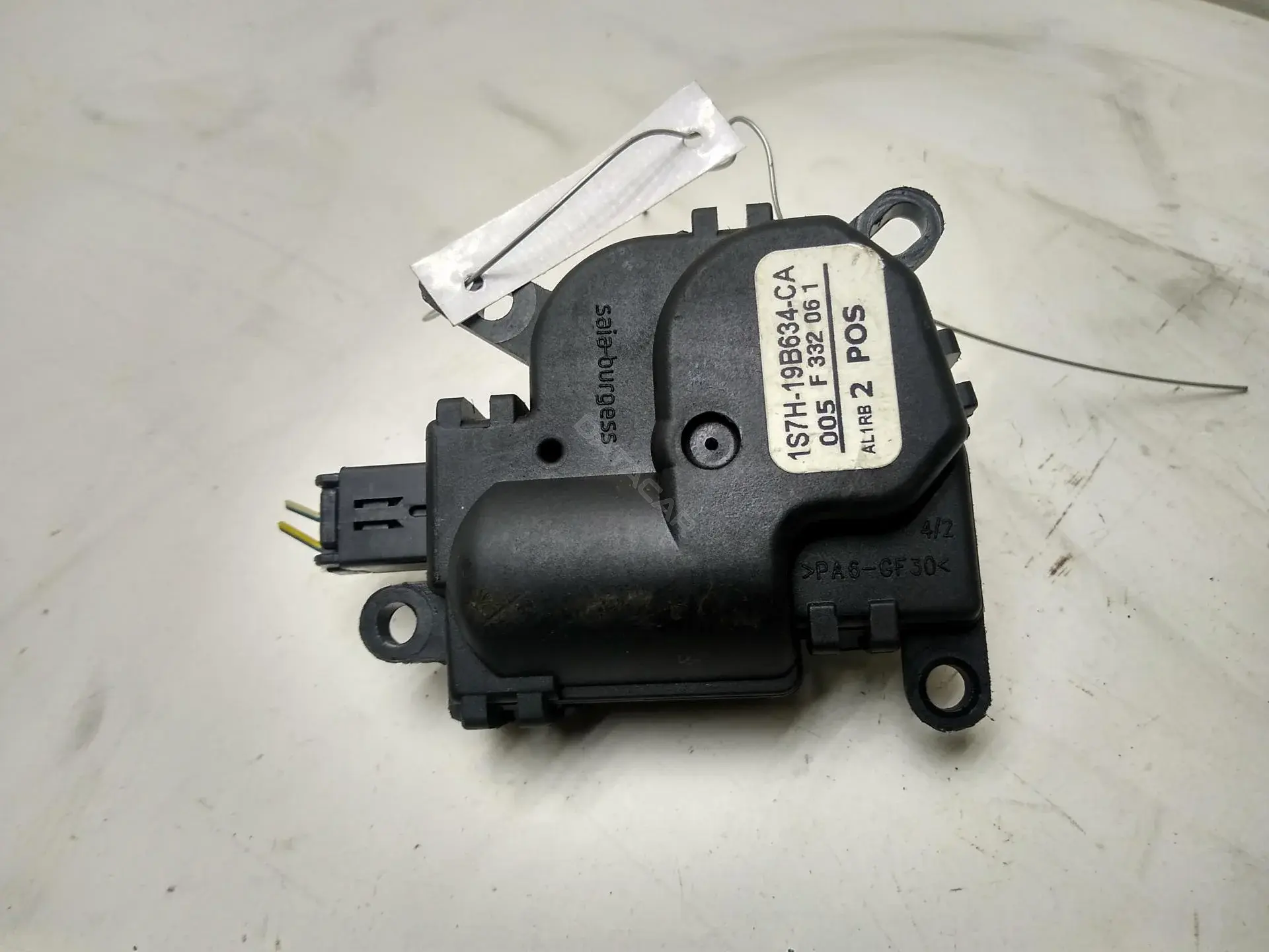 Мотор заслонки печки 1S7H19B634CA