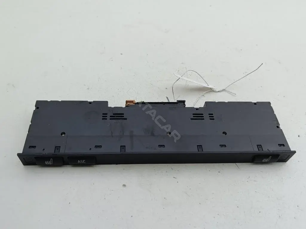 Кнопка обогрева сидений 8373712
