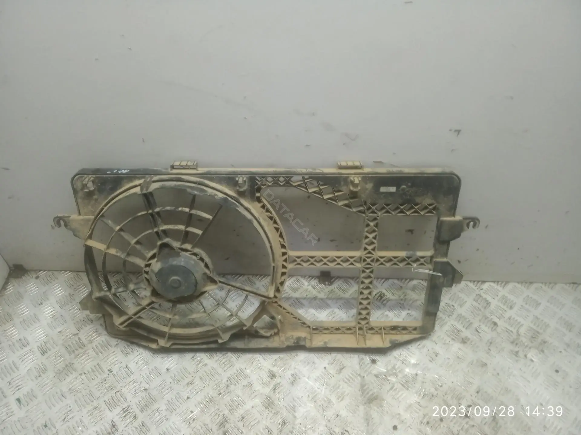Кронштейн вентилятора радиатора 1c158c607ae