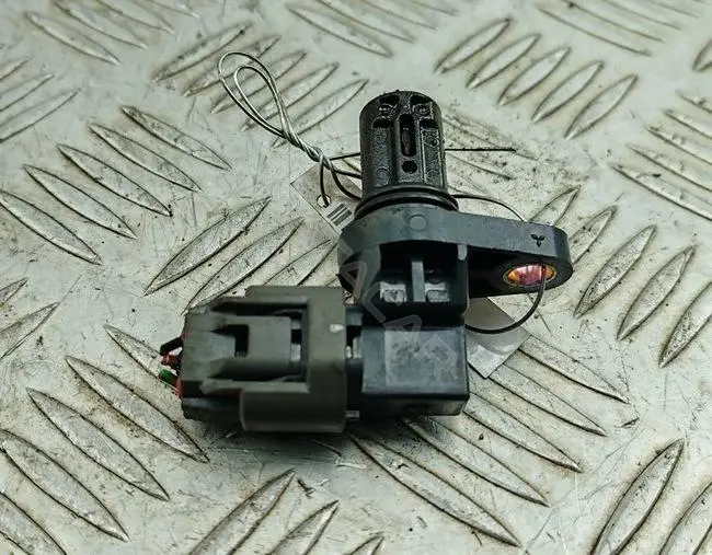 Датчик распредвала J5T30571