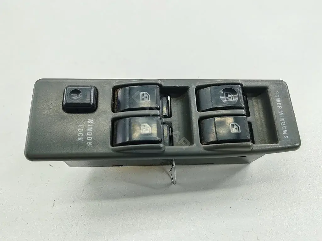 Кнопка стеклоподъемника MB782039