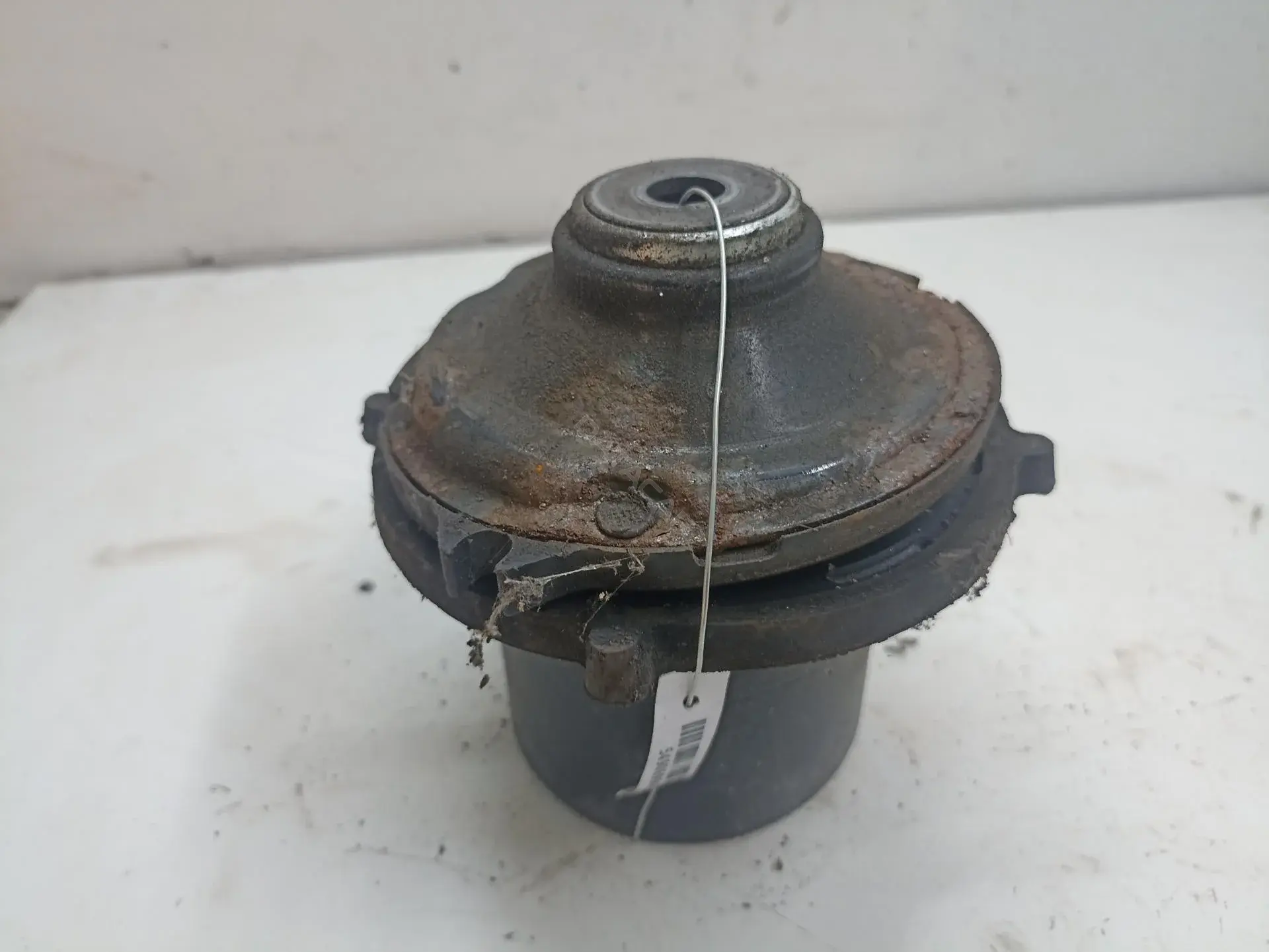 Опора амортизатора 90468554