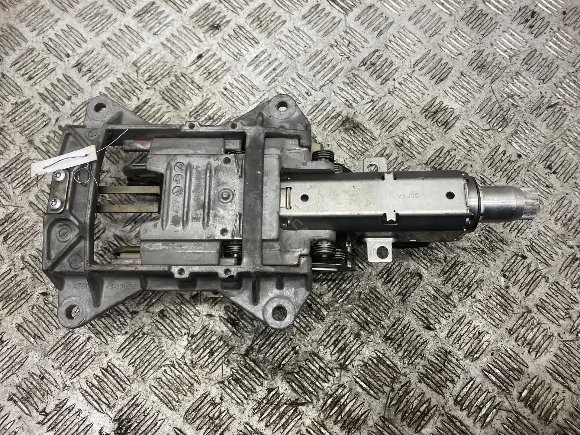 Рулевая колонка 8E0419502E
