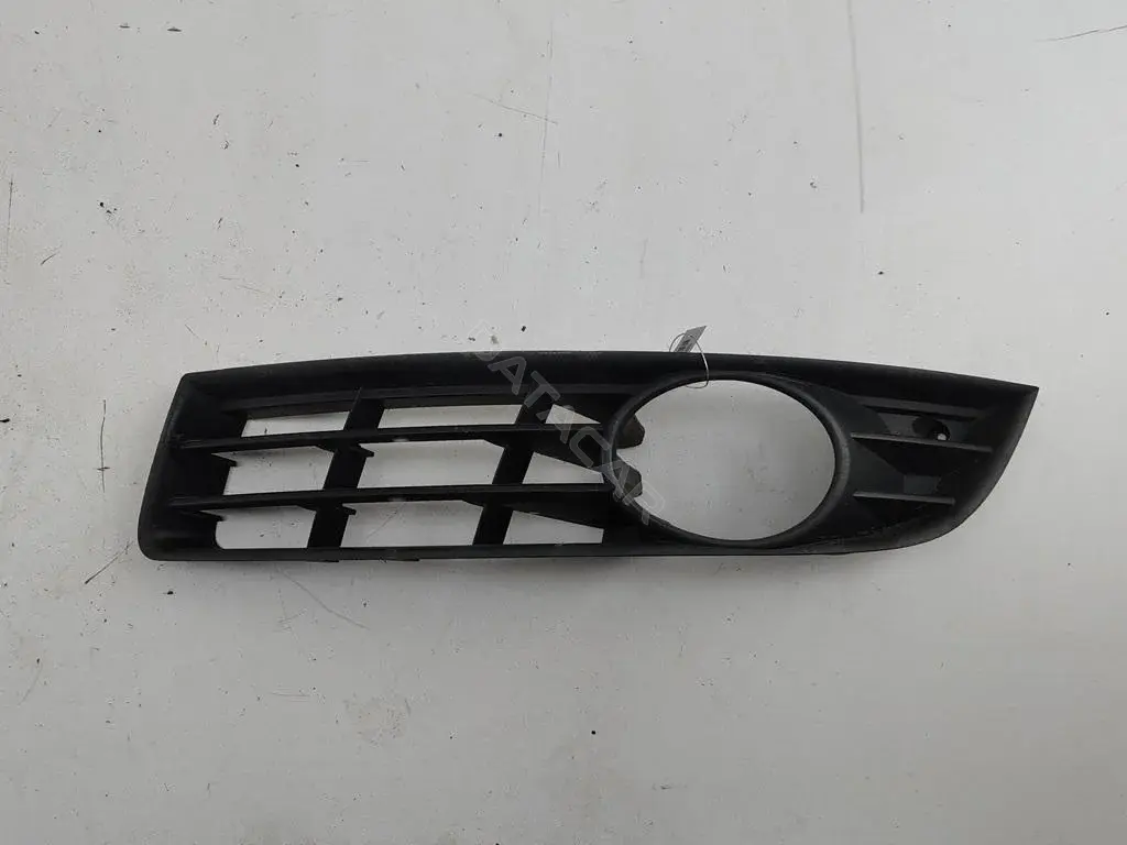 Рамка фары противотуманной 3C0853665A