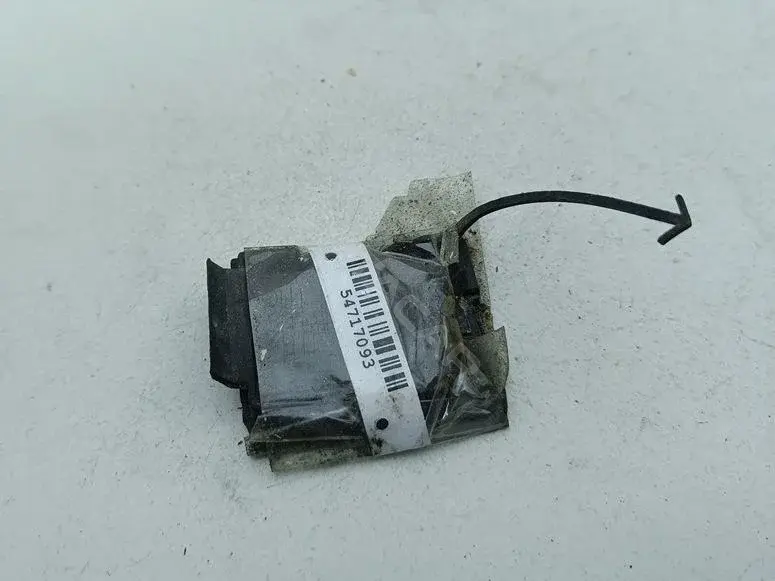 Решетка бампера / заглушка 8151584