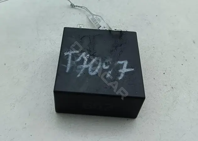 Реле стеклоочистителя 4B0955531D