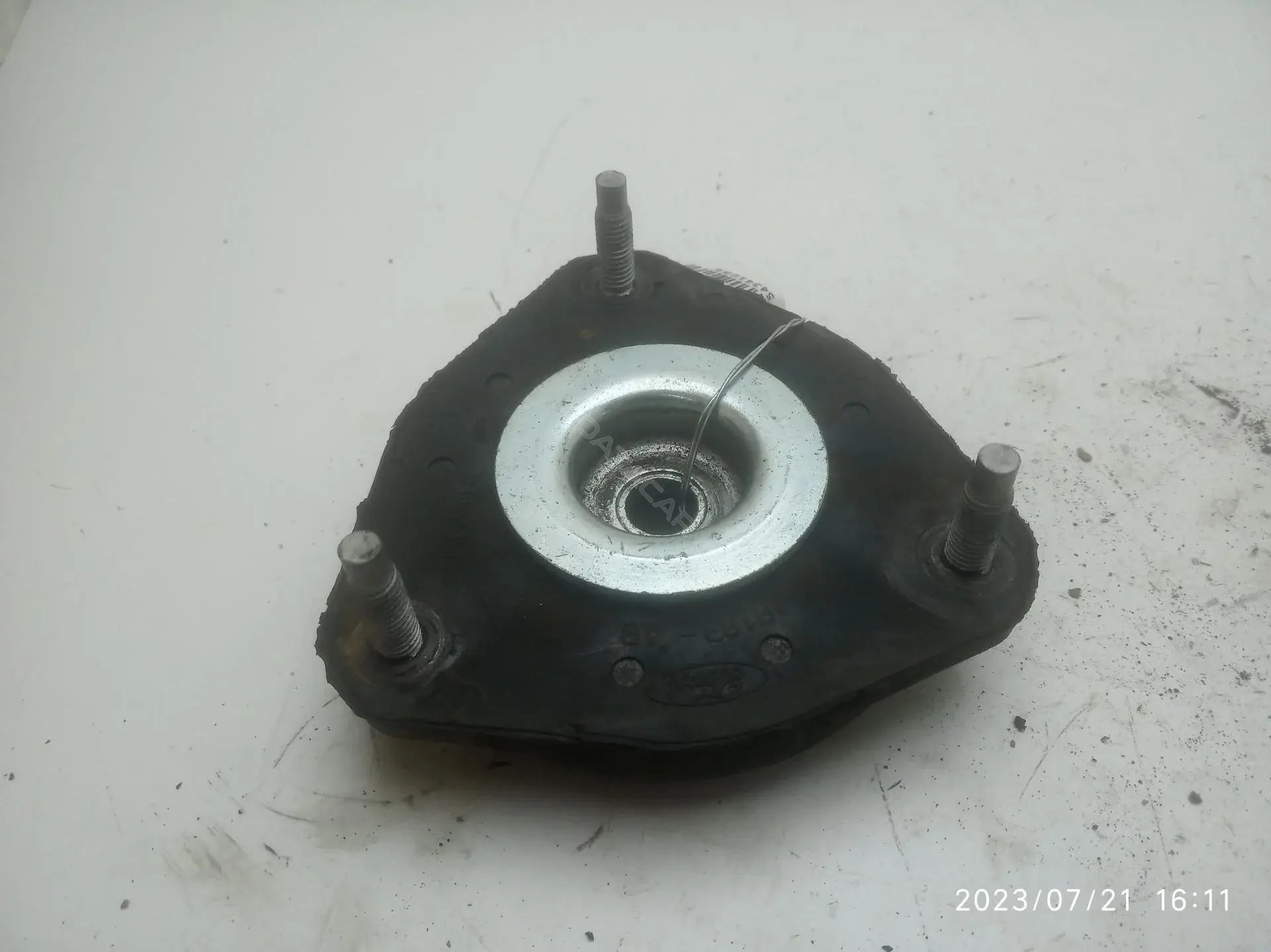 Опора амортизатора 6c1118183ab