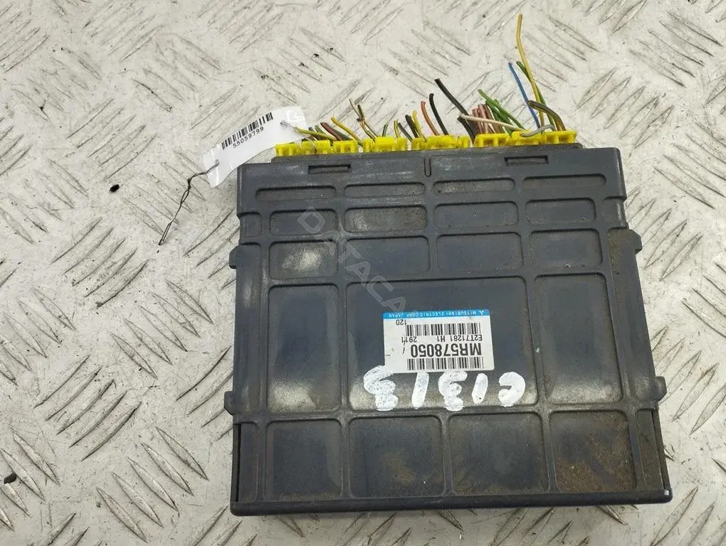Блок управления двигателем MR578050