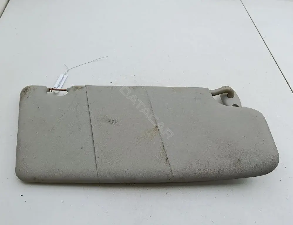 Козырек солнцезащитный 2M51A04101