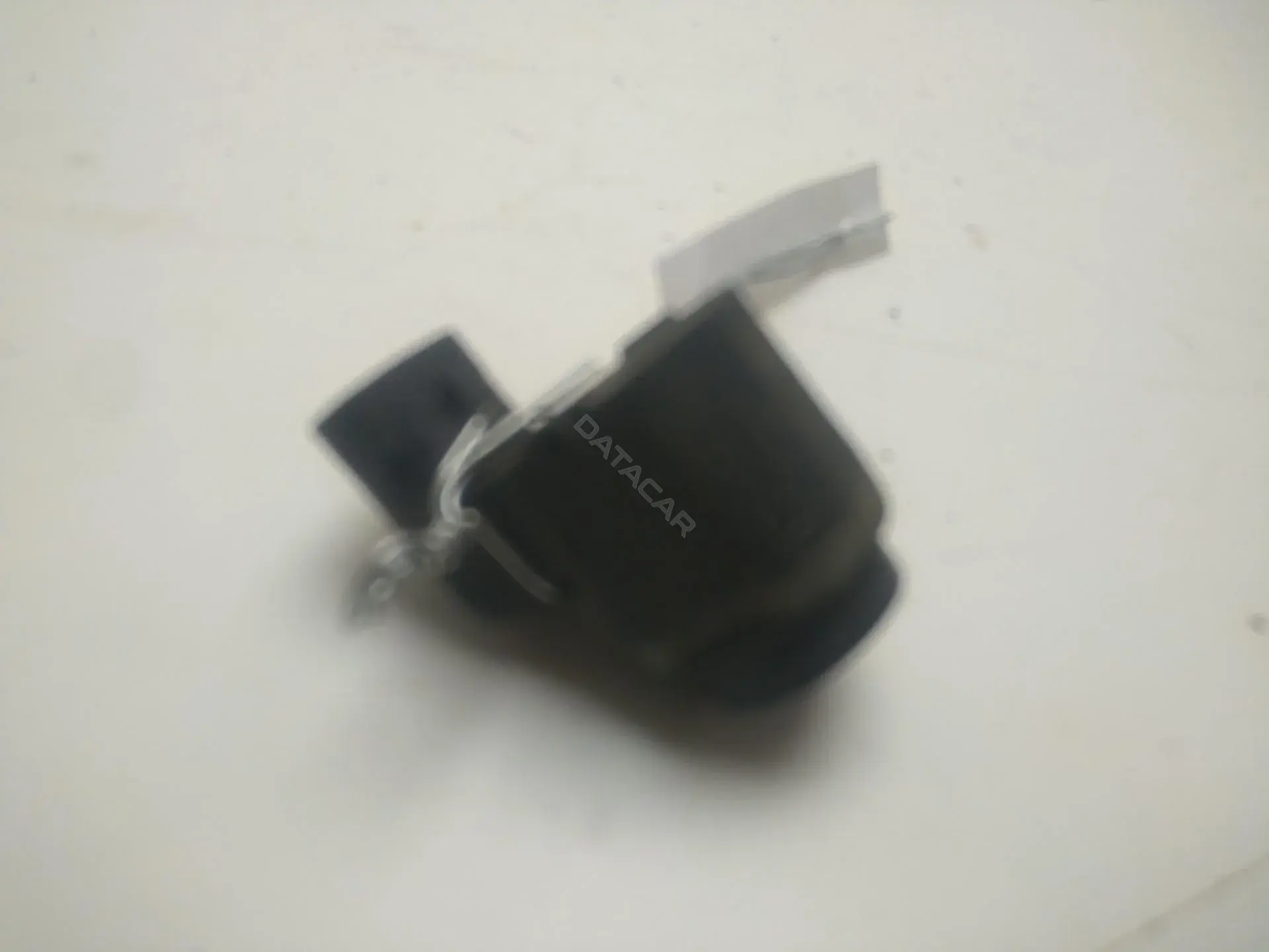 Датчик парктроника AH4215K859AA