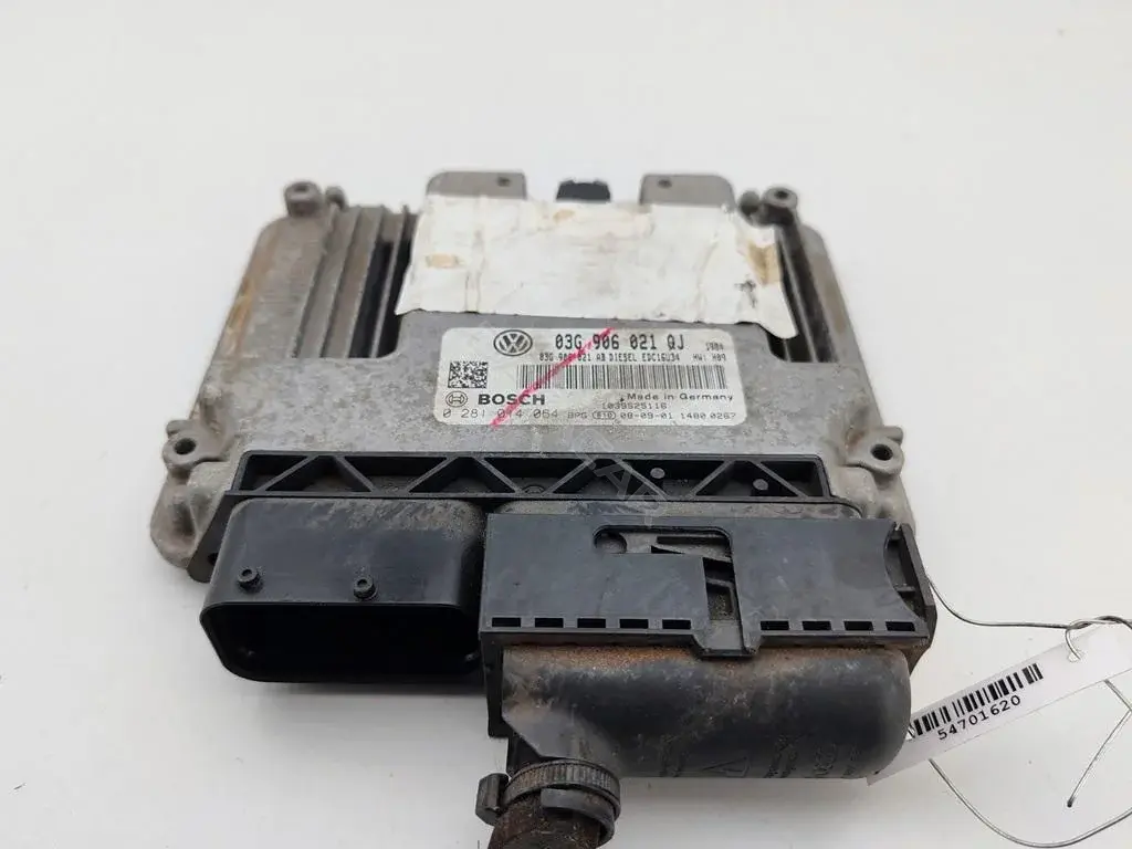 Блок управления двигателем 03G906021QJ