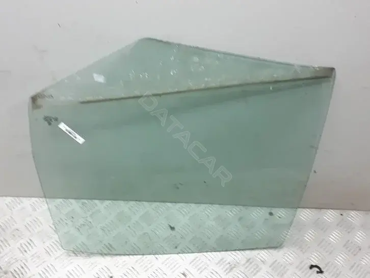 Форточка задняя левая 54642677