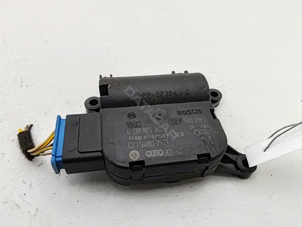 Мотор заслонки печки 3C0907511A