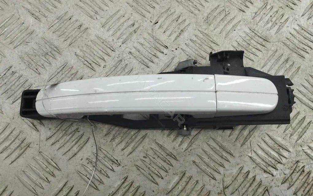 Ручка двери 3M51R224A37AE