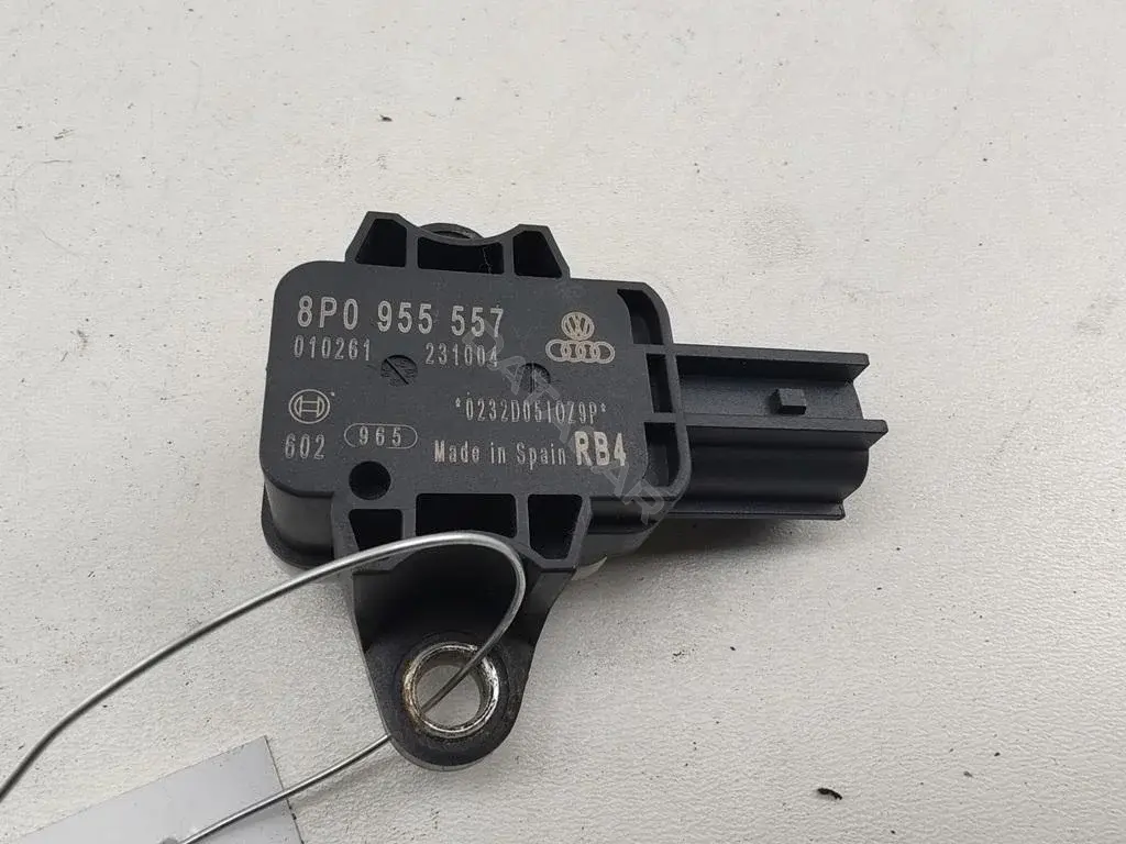 Датчик удара 8P0955557