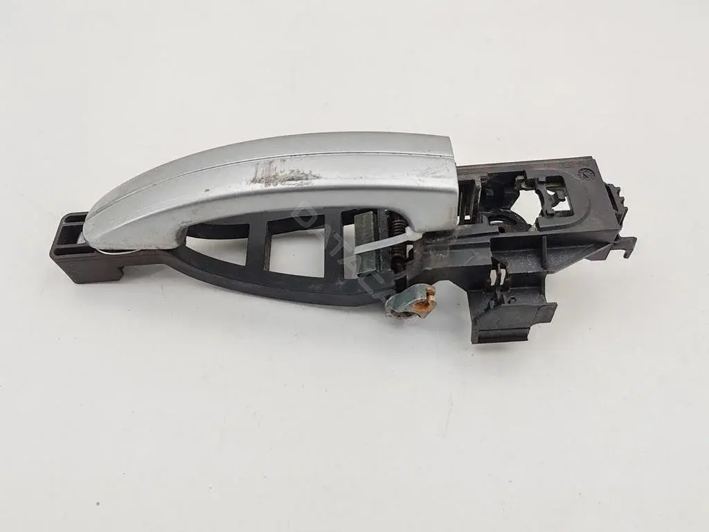 Ручка двери 3M51R224A36AD