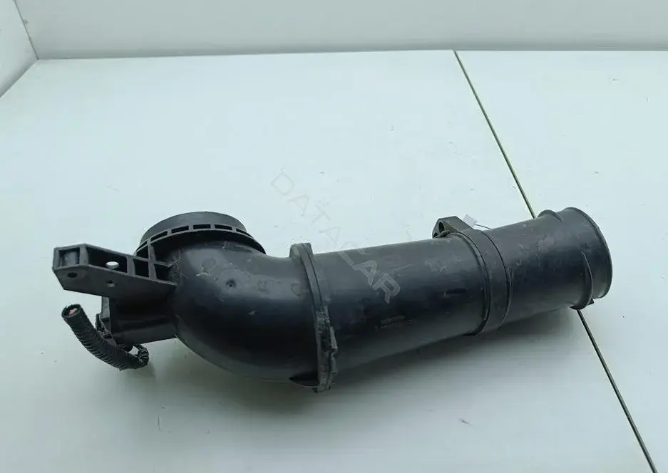 Расходомер воздуха 7M5112B579BB