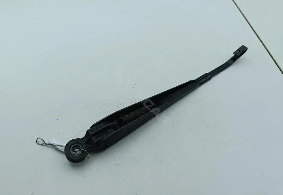 Рычаг стеклоочистителя 333955707A