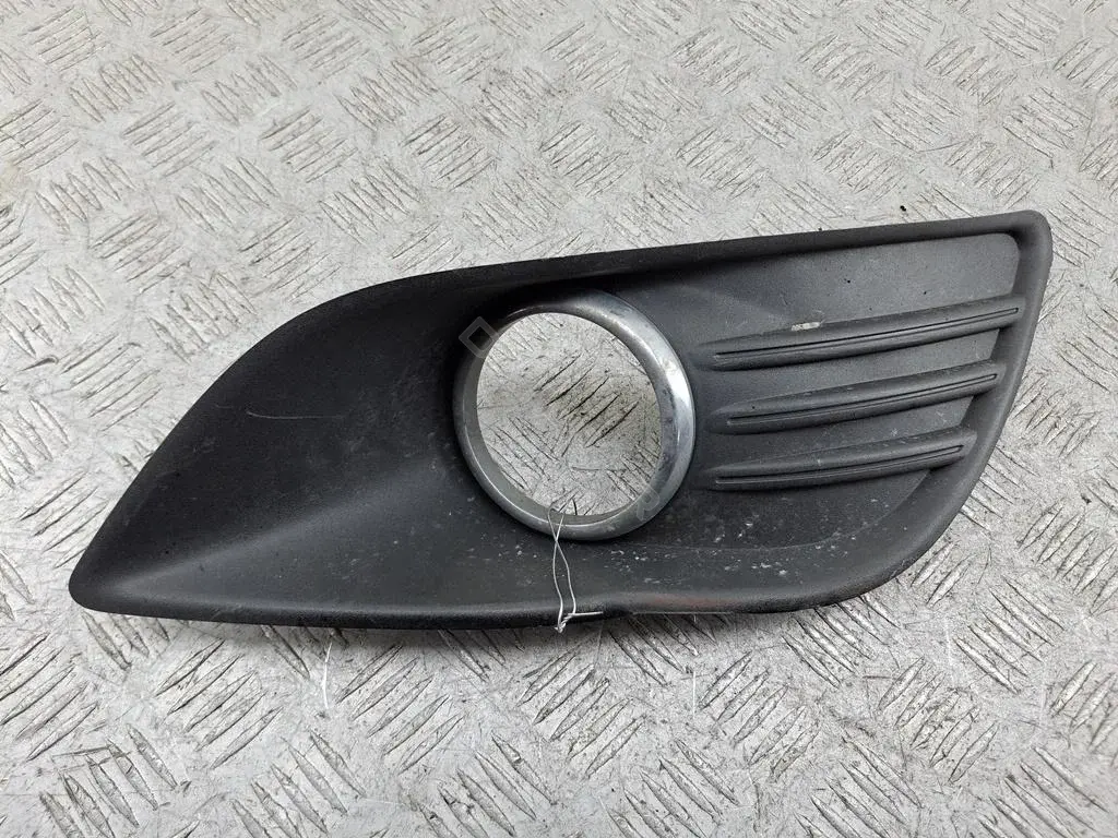 Рамка фары противотуманной 8M51R19952AE
