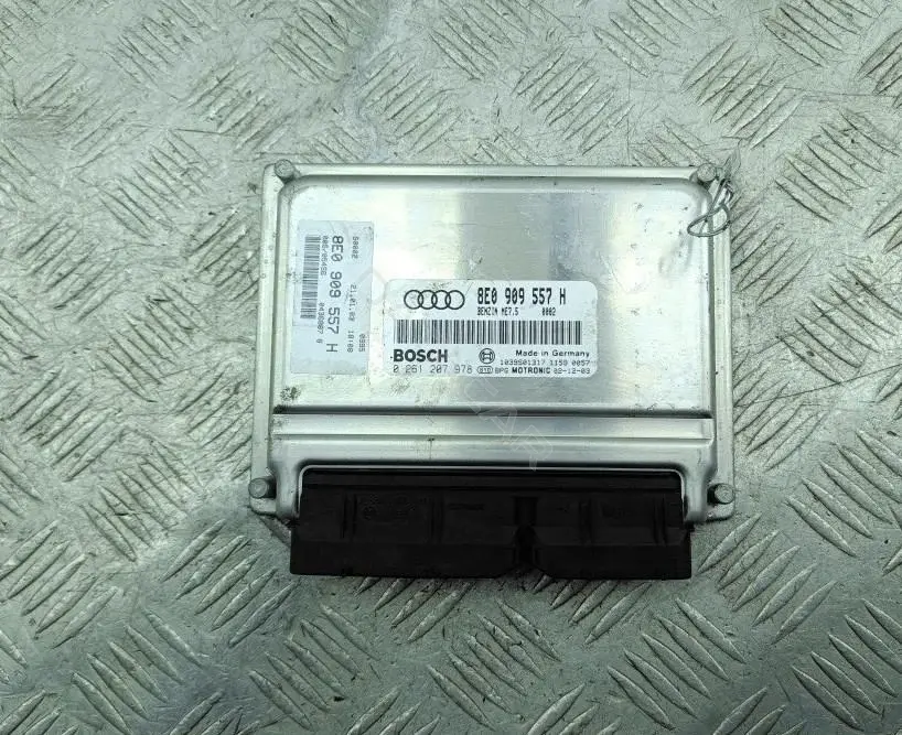Блок управления двигателем 0261207978, 8E0909557H