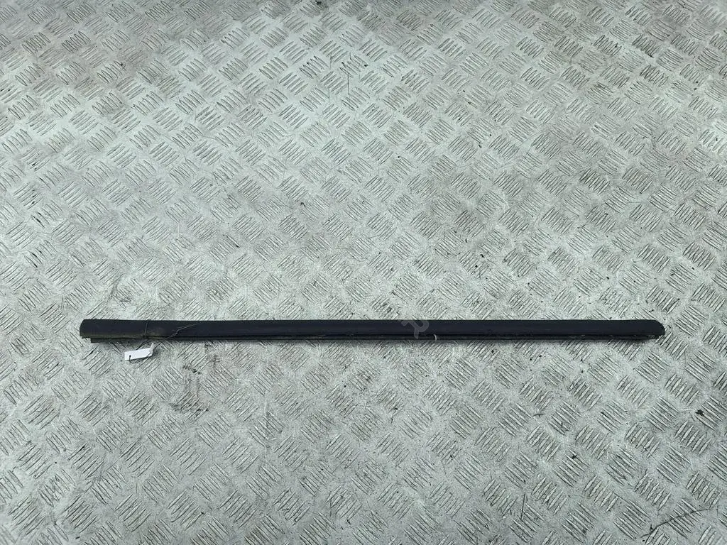 Молдинг стекла 4M51A25604