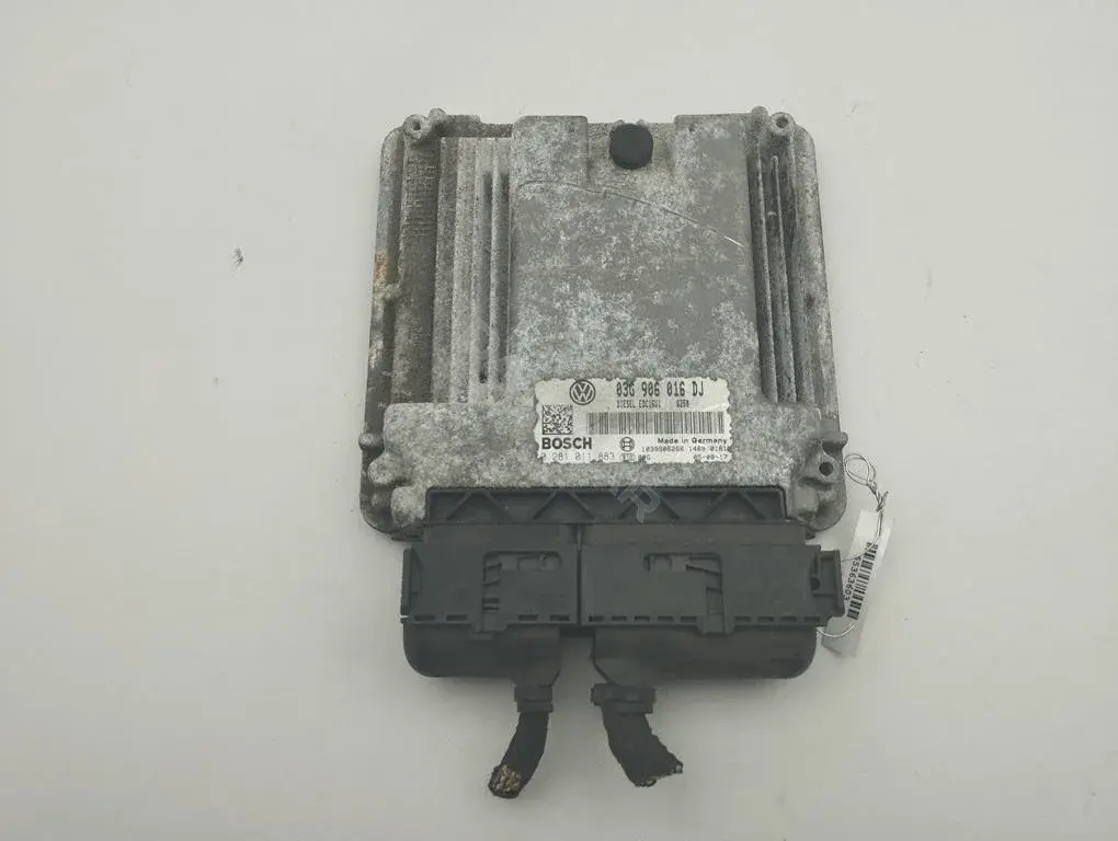 Блок управления двигателем 03G906016DJ