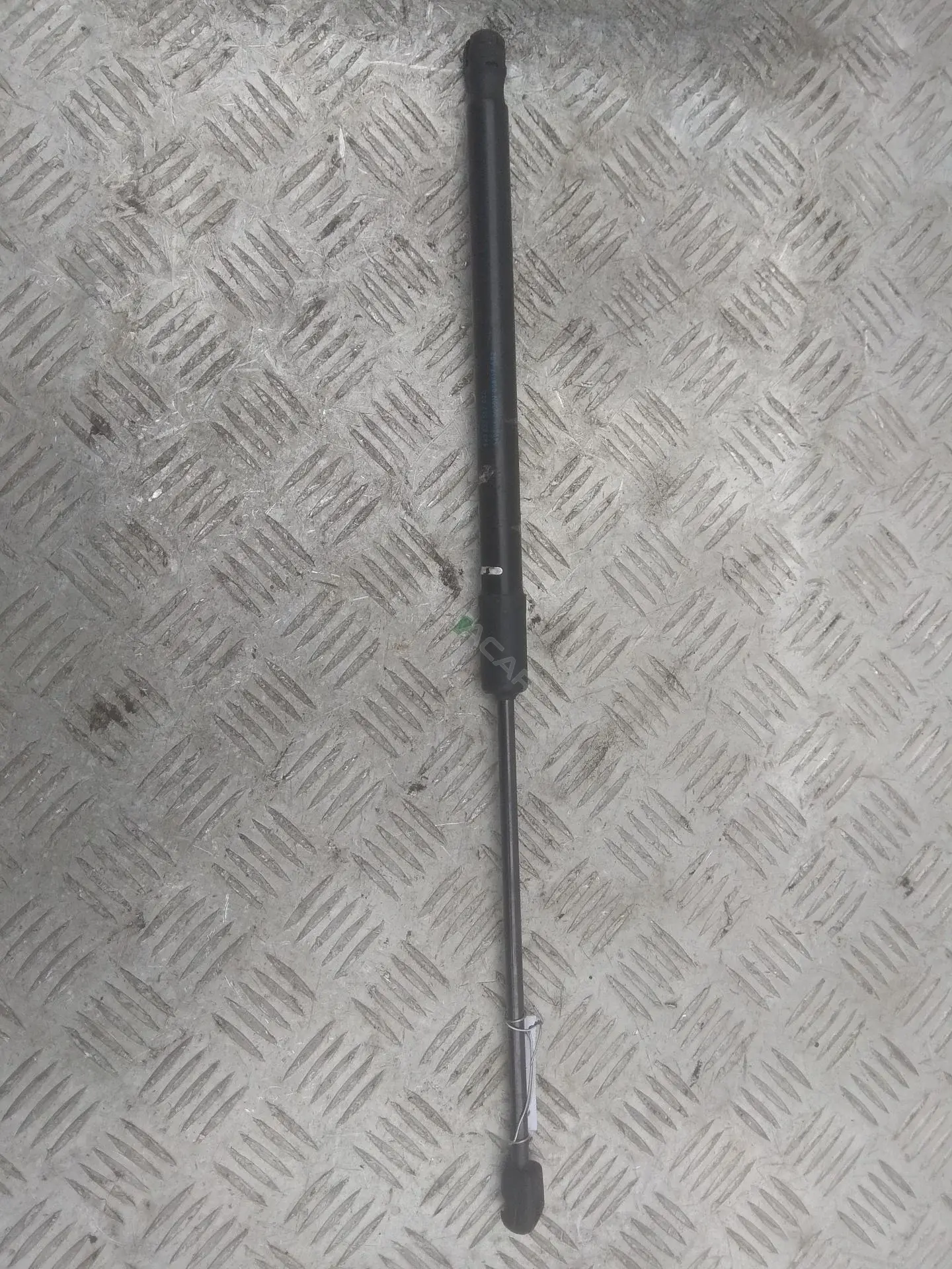 Амортизатор крышки багажника, капота, заднего стекла 8X3827552