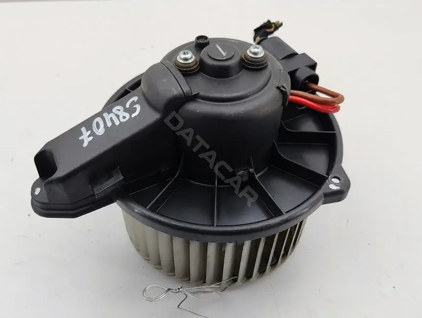 Моторчик печки 4B1820021B