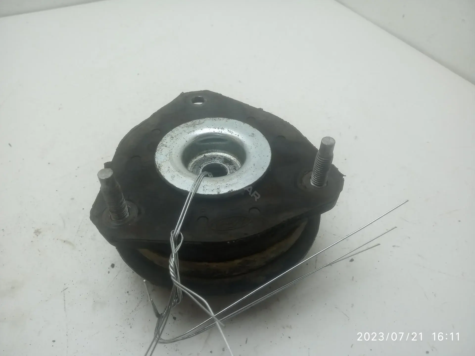 Опора амортизатора 6c1118183ab