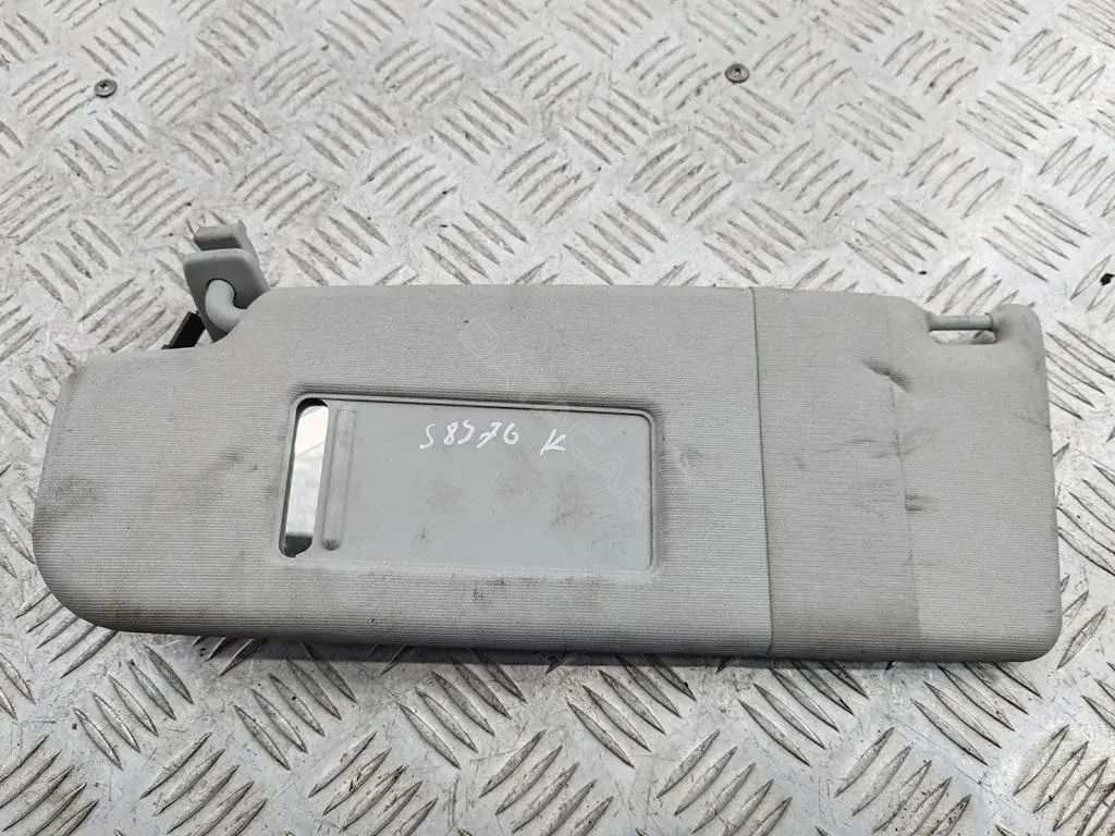 Козырек солнцезащитный 1K0857551