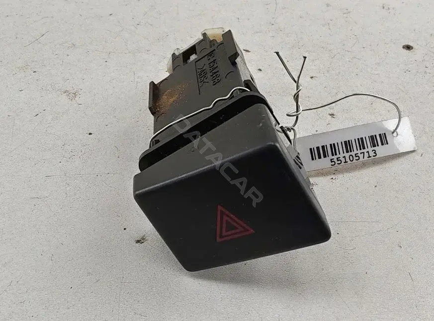 Кнопка аварийки 058-1K60, 15A468