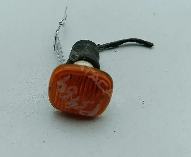 Повторитель передний 1U0949127