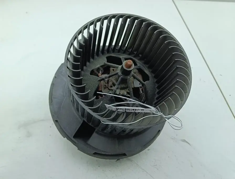 Моторчик печки 1K1819015