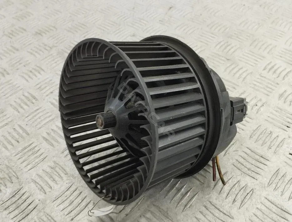 Моторчик печки 3M5H18456EC