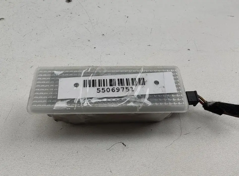 Плафон освещения салона 14G121