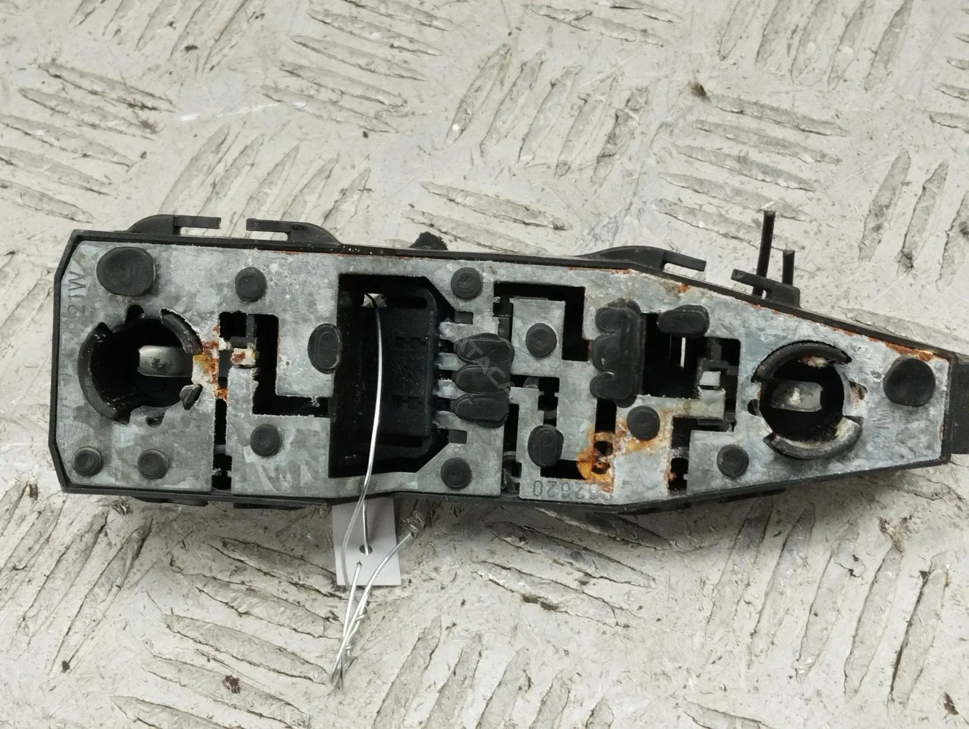 Панель (плата) фонаря заднего 95VW13N004GA