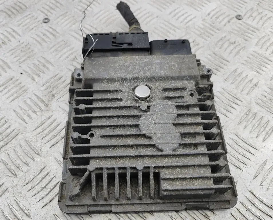 Блок управления двигателем 03L906023AB