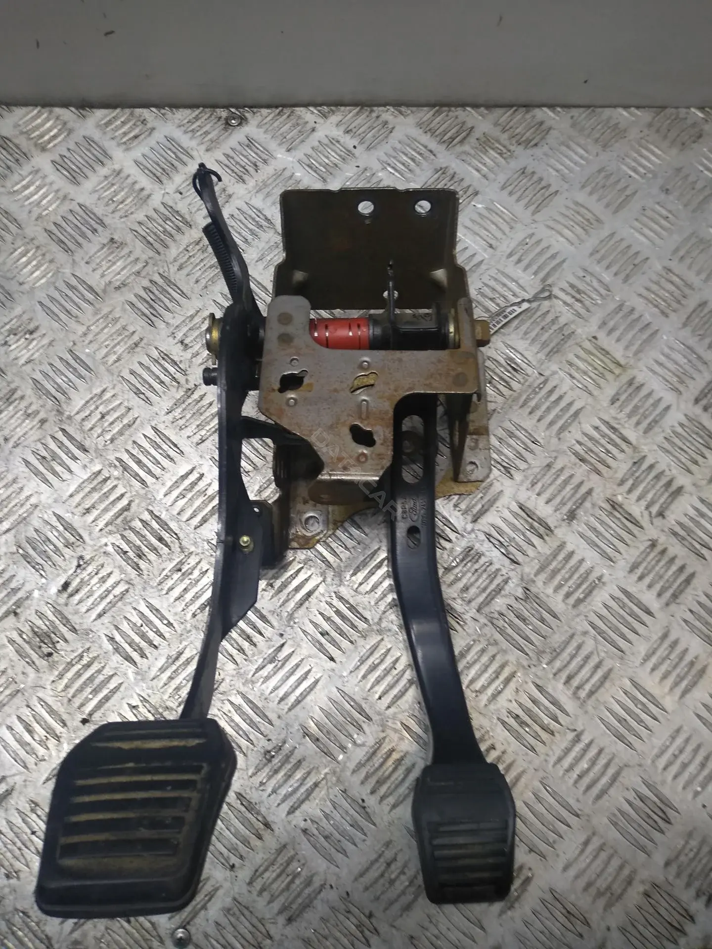 Скоба суппорта 94BB7520AD