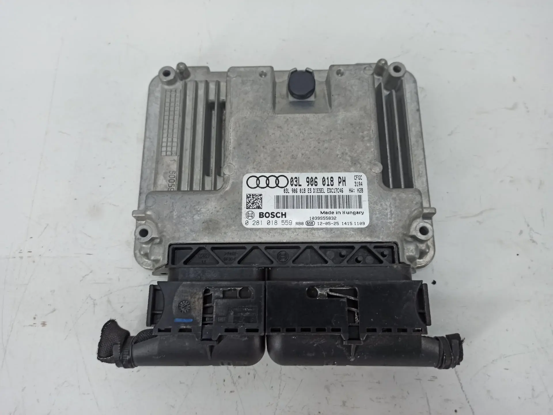 Блок управления двигателем 03L906018PH